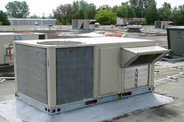 Commercial AC Installation & Rooftop Units - packaged commercial HVAC RTU units on rooftop